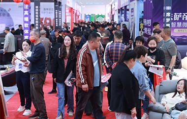 唐山家装展会现场展商云集推出优惠吸引观众